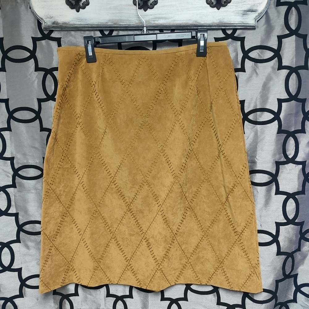 Norton McNaughton Size 12 Golden Tan Suede Look Embroidered Skirt!